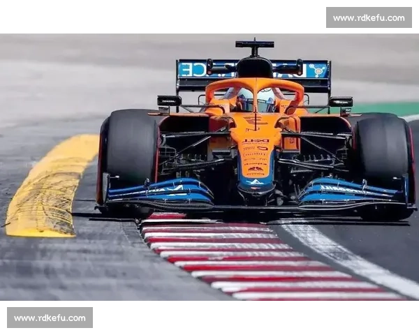 F1正赛惊险瞬间解析多车碰撞背后原因与影响